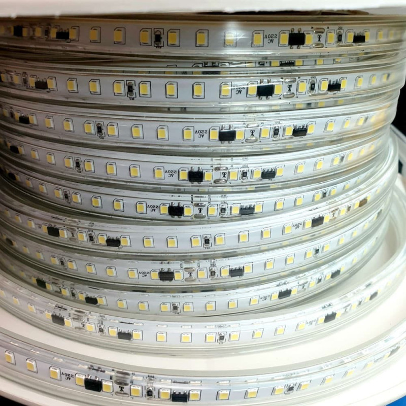 Ruban LED 220V étanche blanc SUPER CHAUD 2200K sécable tous les 10cm