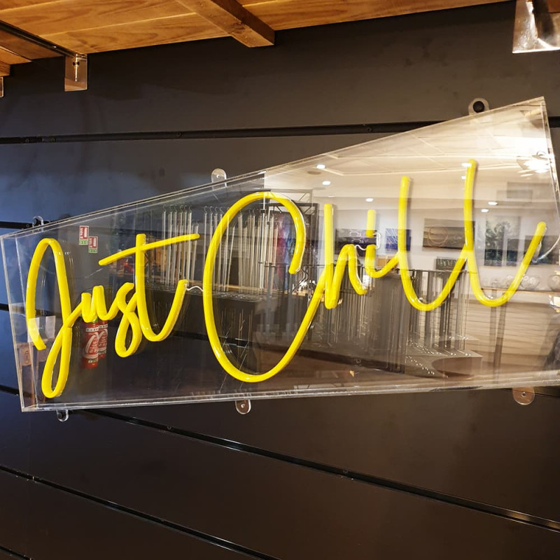 Enseigne néon LED dans une BOX Plexiglas