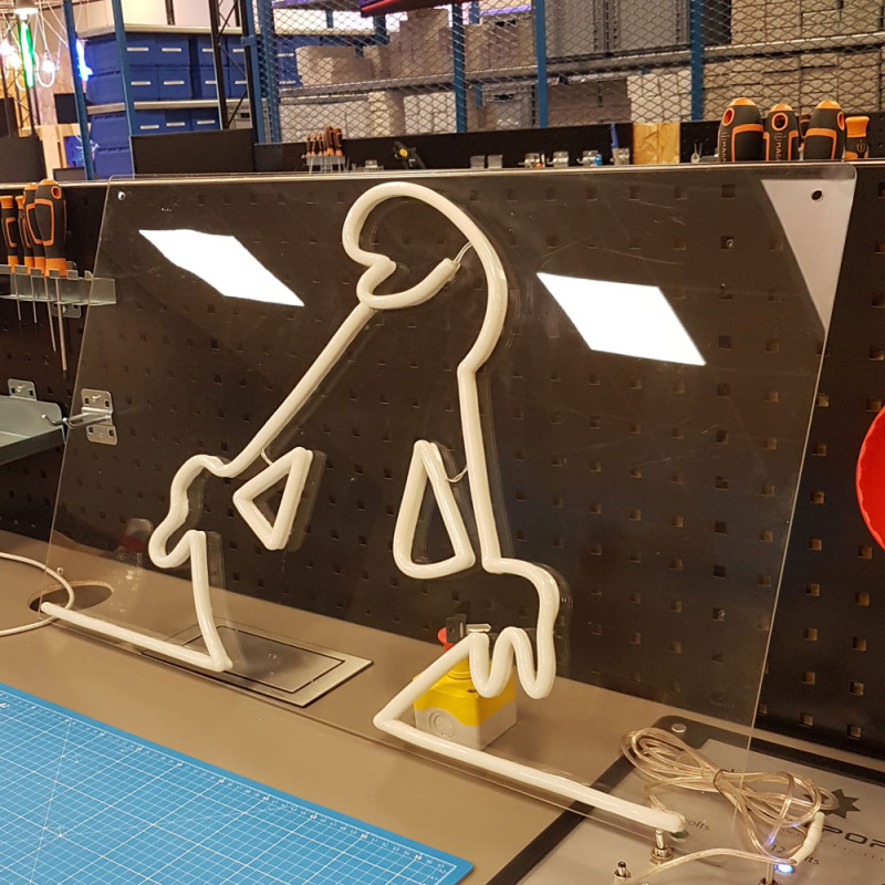 Enseigne lumineuse personnalisée avec fond Plexiglas plein