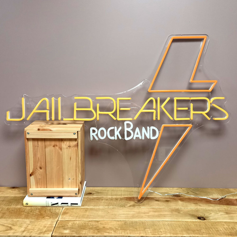 Enseigne lumineuse personnalisée avec fond Plexiglas découpé à la forme