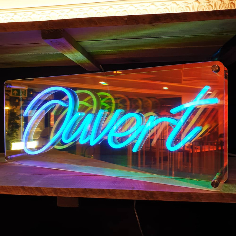 Enseigne LED irisée avec effet infini spéciale logo